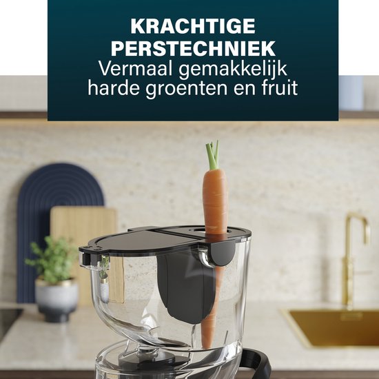 Princess slowjuicer met krachtige perstechniek en een wortel in de opening.