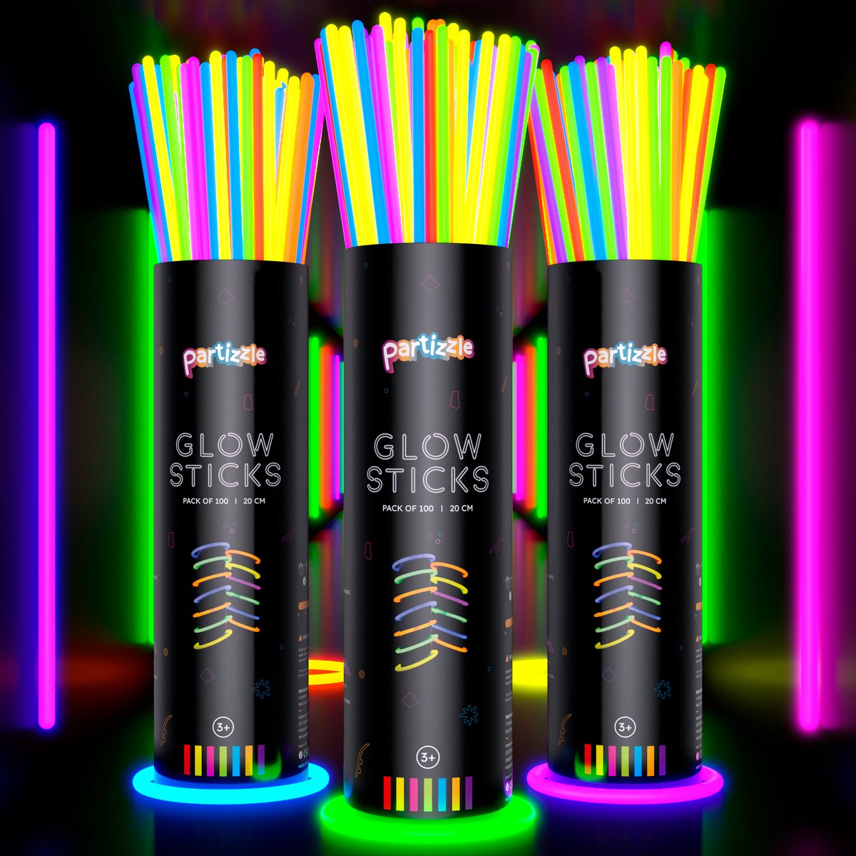 Partizzle 300 stuks Glow in the Dark Sticks - Extra Dik - Incl. Glowsticks Connectors - Breekstaafjes - Neon Carnaval Kerst Oud en nieuw Party Artikelen - Verjaardag Feest Versiering / Decoratie - 7 Kleuren