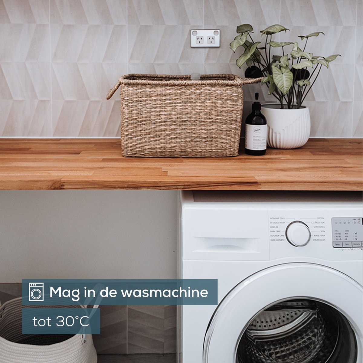 Afbeelding 3 van Beurer UB 90 - Elektrische Onderdeken - Apparte voetzone - 150 x 80 cm - Test: 'zeer goed' - 2 x 9 Warmtestanden - Automatische terug-en uitschakeling - Fleece - Machinewasbaar - 5 Jaar garantie - Wit