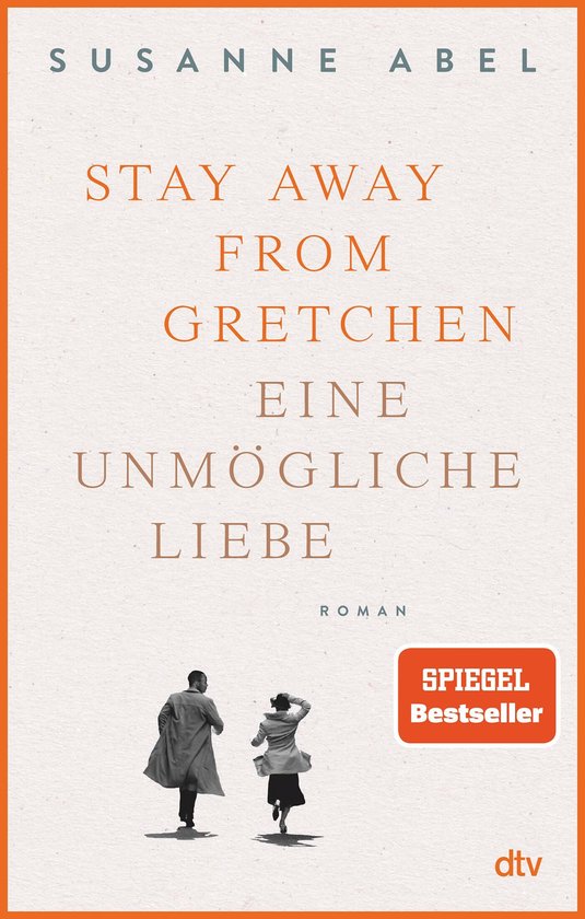 Boekcover met de tekst 'Stay Away From Gretchen Eine Unmögliche Liebe Roman'. Twee mensen rennen weg van de kijker.