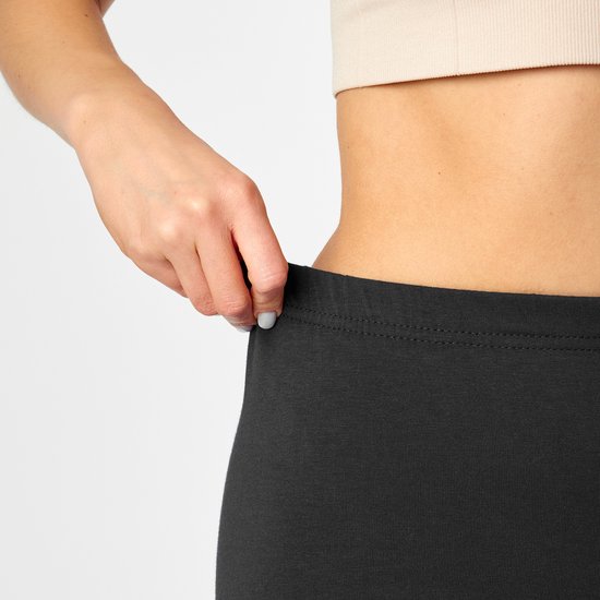Merry Style MS-MS10-224-LE Dames Capri Leggings met Kant - Sport - Vrijetijdsbroek - 3/4 Lengte - Katoen - Zwart - XS
