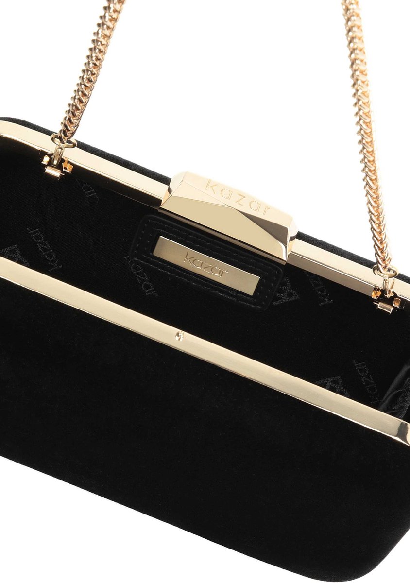 Pochette de soirée sur une chaîne en or