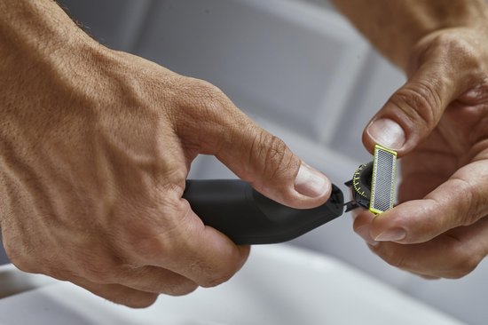 Philips OneBlade Pro 360 Face + Body - Zwart - Trimmer, scheerapparaat en styler in 1 - Mannen - QP6542/15