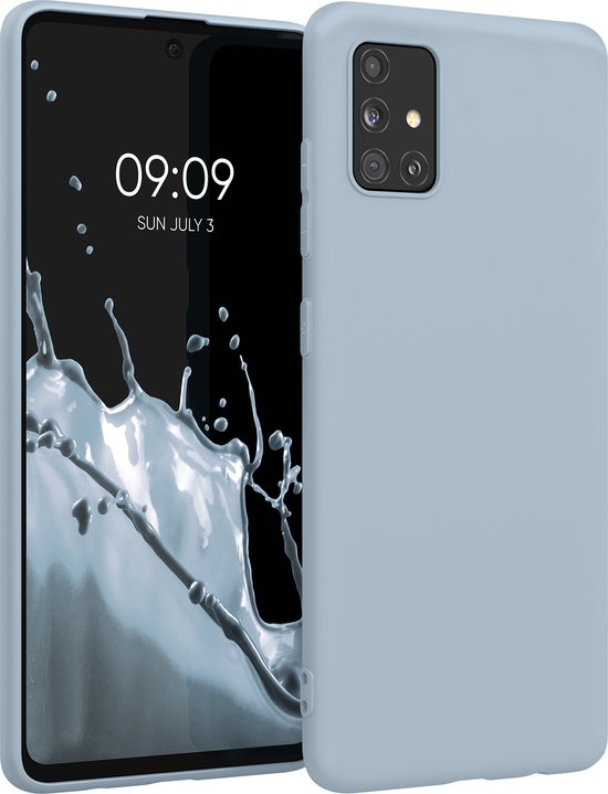 Coque de téléphone bleu clair sur un Samsung Galaxy A51 avec un écran d'accueil à éclaboussures d'eau.