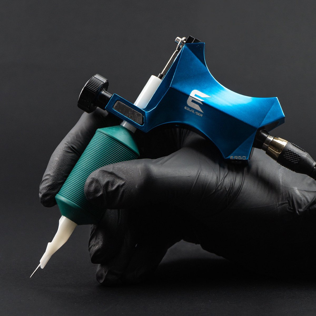 Equaliser Ergo | Premium Professionele Tattoo Machine | Draadloze Tatoeage Pen | Wireless | PMU Gun | Zelf Tatoeëren Kit | Cartridges | Naalden | Beginner & Gevorderden Set 1RL | 3RL | 7RL 1 | Premium Professionele Tattoo Machine | Draadloze