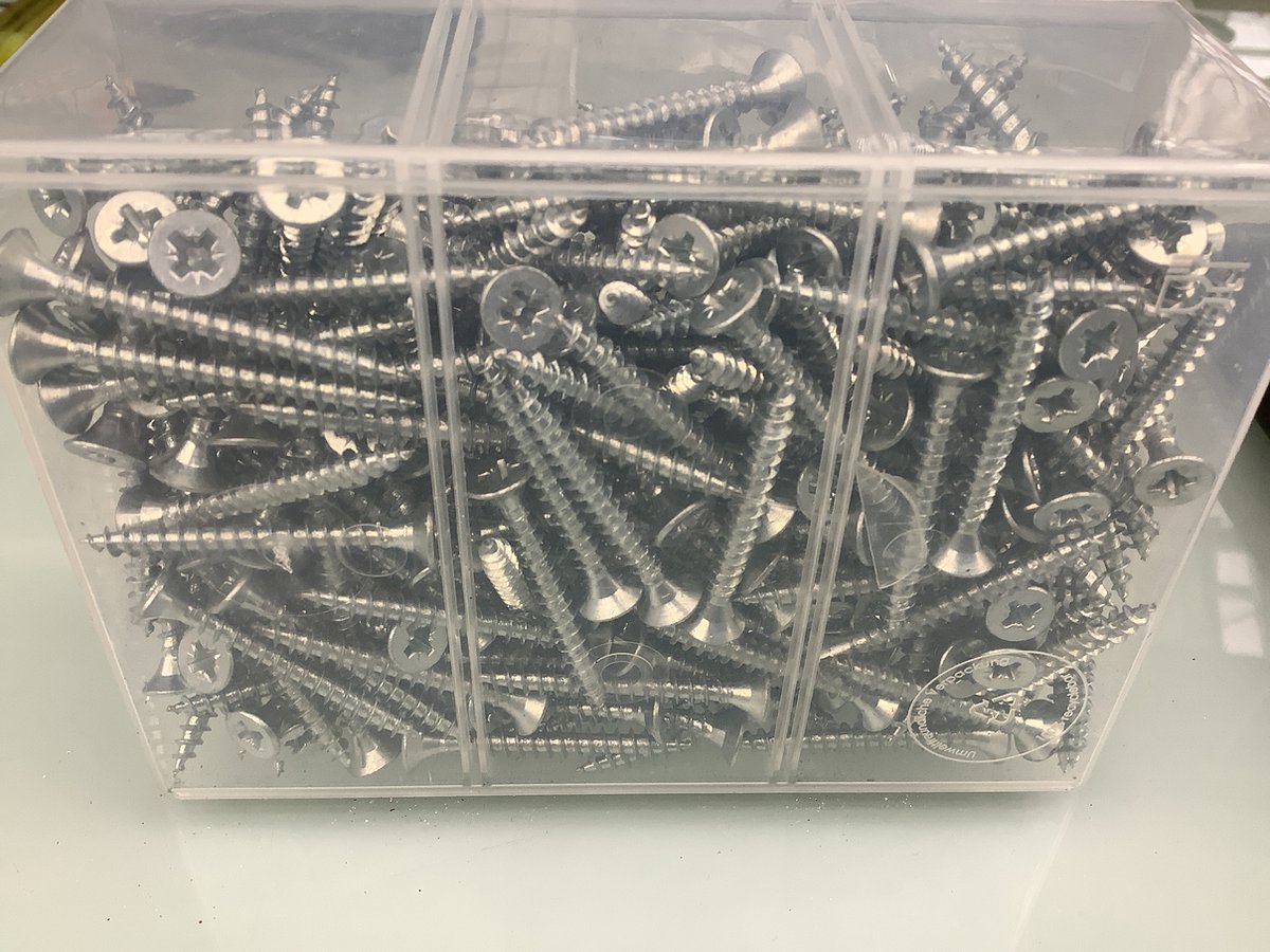 Houtschroeven 4.5 x 40mm. Lang. 300 stuks. Verzinkt. Platkop-pzd-2