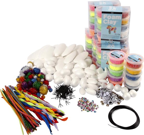 Knutserset met veelkleurige foam klei, piepschuim, chenilledraad, pompons en oogjes.