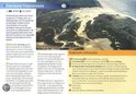Luchtfoto van een woeste kustlijn met waterwegen en zand.