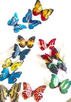 Uitdeelcadeaus  Vlinder 30 stuks plastic 3D vlinders van verschillende kleur met dubbele vleugels voorzien van een magneetje voor wanddecoratie/koelkast/verzamelen etc.  De afmetingen vlinder L: 12x8cm