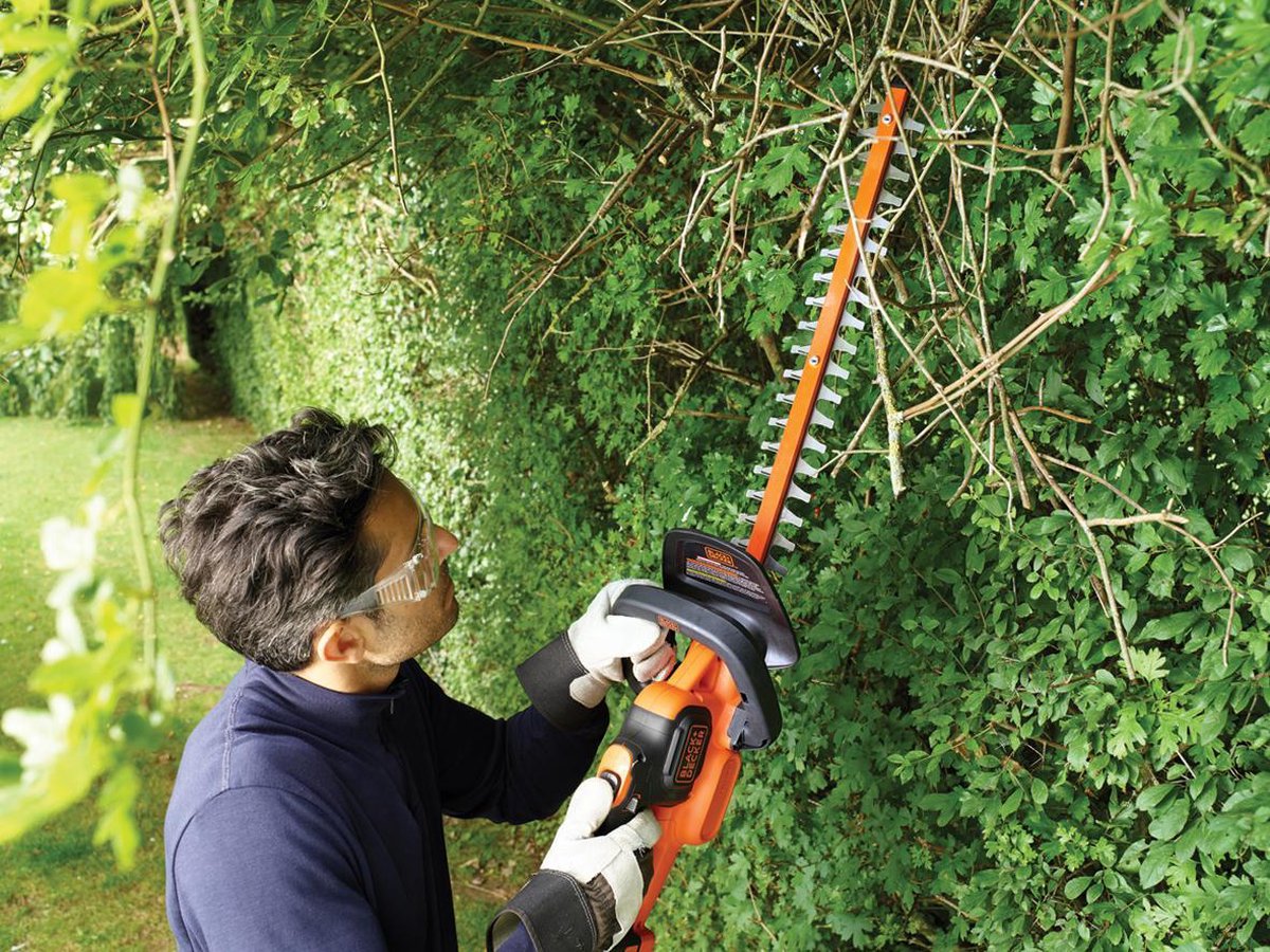 BLACK+DECKER 18V Heggenschaar thumbnail 3