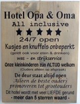 Tekstbord steigerhout hotel opa en oma