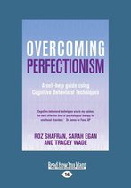 Boek cover Overcoming Perfectionism van Tracey D. Wade