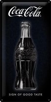 Coca Cola Sing Of Good Taste.  Metalen wandbord in reliëf 25 x 50 cm.