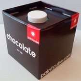 Paintcube BRUIN (Chocolate) kwaliteit lak voor binnen. 1 Liter! Watergedragen Acrylaat-PU-lak. Dampdoorlatend, duurzaam elastisch. Vergeeld niet en blijft ademen. Eenvoudig in gebruik en snel