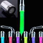 Wastafelkraan met multi LED verlichting - Kraankop - chroom