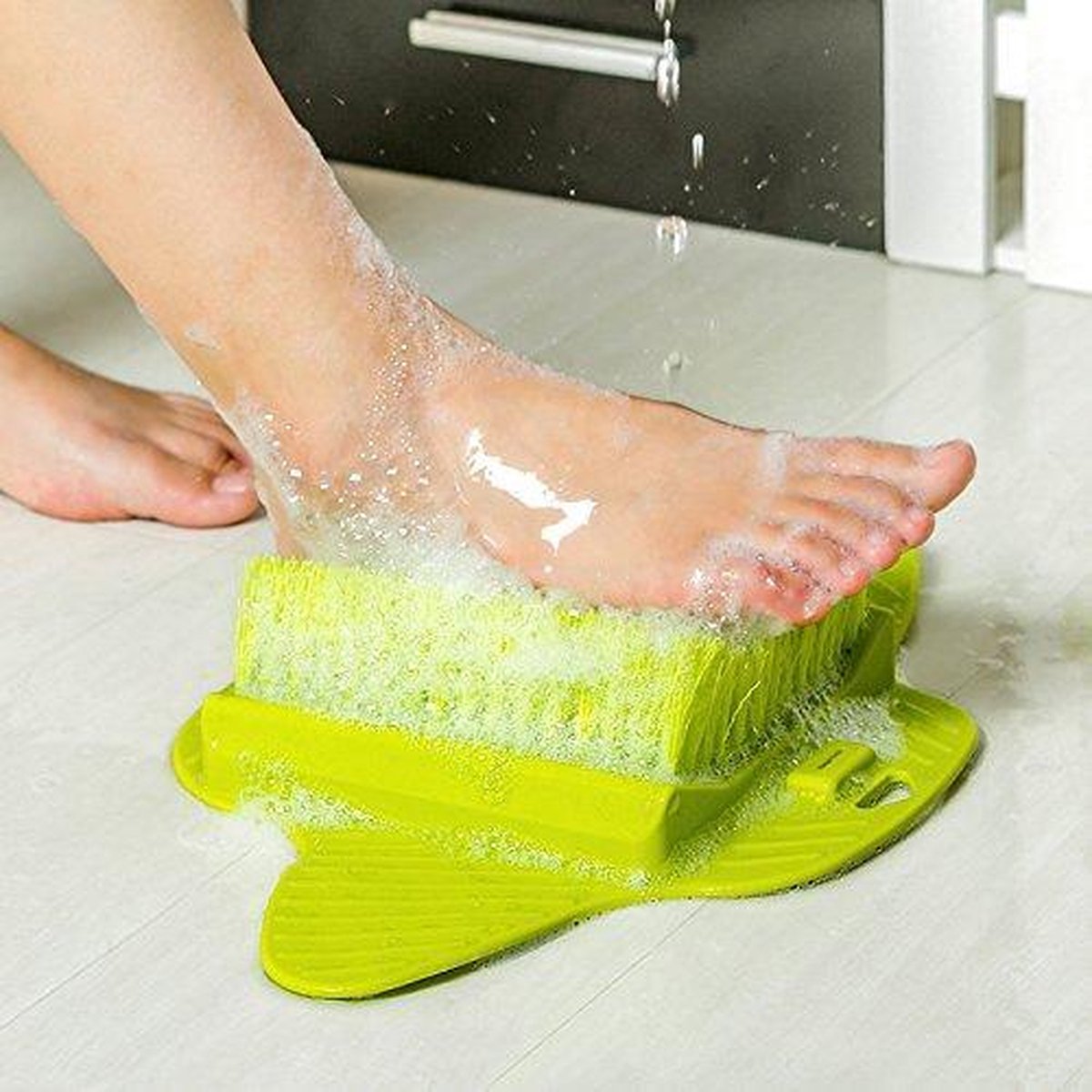 Goedkoopste Voetenscrub Voetmassage Borstel – Eeltverwijderaar Voeten Massage met Antislip Zuignapjes – Voetscrubber – Groen