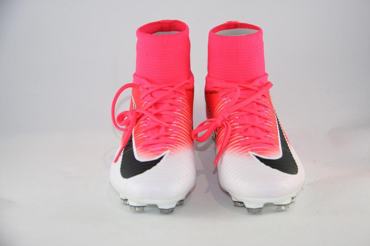 diameter Leuren gevangenis Nike Mercurial Superfly roze wit met sok | Maat 43 | 831940-601 | bol.com
