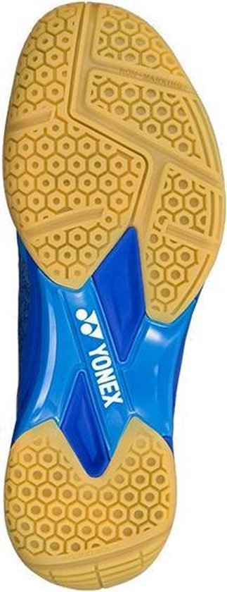 yonex power cushion aerus 3r