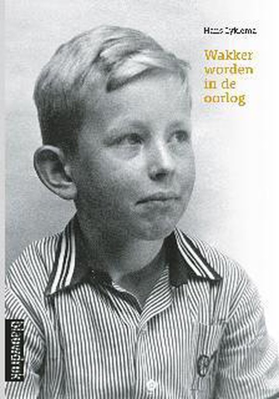 Zwart-witfoto van een jongen met kort, gestreept overhemd en staande kraag. Rechtsboven de titel 'Wakker worden in de oorlog'.