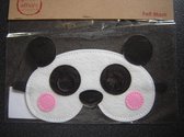 Vilten masker van Global Affairs, panda