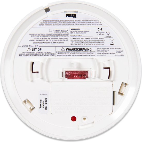 Onderkant van witte rookmelder KF20 met CE-markering en specificaties.