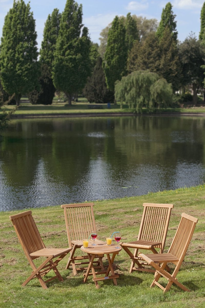 Teakea - Cozy Tuinset - Klaptafel met 4 Vouwstoelen - Massief Teakhout - Compacte Buitenset