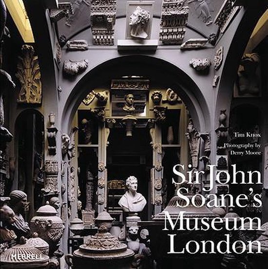 Boek "Sir John Soane's Museum London" met een interieur vol antieke beelden en ornamenten.