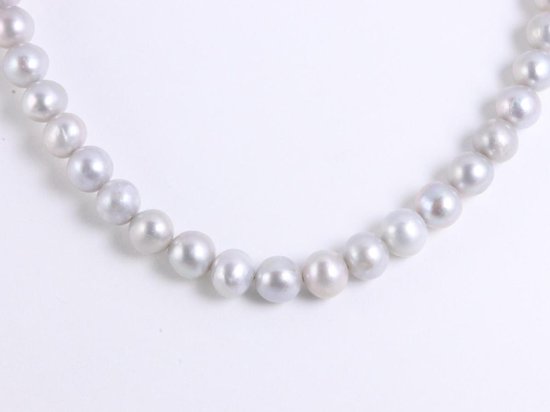 Collier en perles d'eau douce grises naturelles et fermoir en argent - 46 cm / ø 6 mm.
