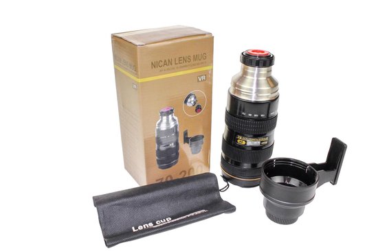 Nican Lens Mug thermosfles met mok, draagtas en doos, op witte achtergrond.