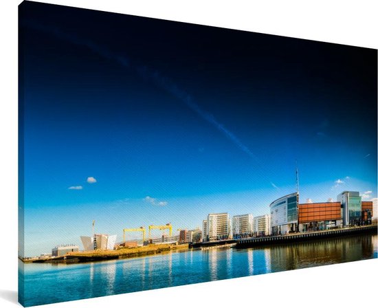 Le Titanic Signature Building de Belfast sous un ciel fascinant Toile 80x40 cm - Tirage photo sur toile (Décoration murale salon / chambre) / Villes européennes Peintures sur toile