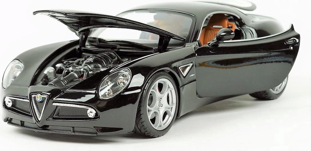 Miniature auto Burago 1/18 - Alfa Romeo 8C Competizione - Collection