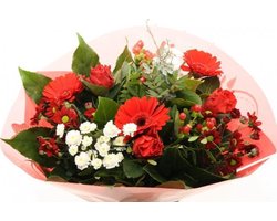 Biedermeier rood boeketje bloemen
