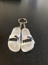 Sleutelhanger Puma - slipper - wit - siliconen - gifts