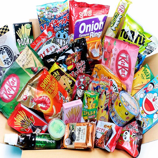 Korean Japans Snack Snoep Pakket Box - Goedgevuld Verrassingspakket - Japanse Kitkat Chocolade - Pocky - Asian XL Geschenk Box - Noedel Ramen- Asian Candybox - Verrassingspakket Verjaardag