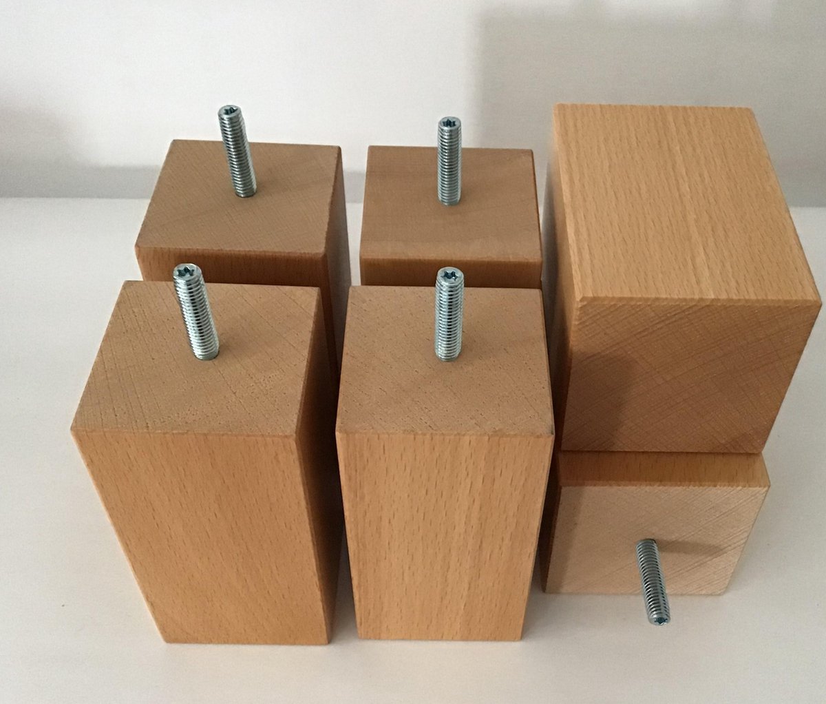 thumbnail: La Vane 6,5 Inch Houten Meubelpoten Met Zwenkwielen - 4 Stuks Walnoot Massief Hout - Vervangende Poten Met M8 Bout En Montageplaat
