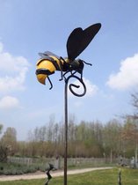 Bij op stok, prikker, metalen recyclage kunst uit Zimbabwe