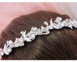 Tiara zilver | Bloemetjes - Diamantjes - Parels | Vintage | Haarsieraad - Haarversiering - Haaraccessoire | Bruidskapsel - Bruid - Gala - Gelegenheid | Breedte 1,3 cm