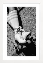 JUNIQE - Poster in houten lijst Rolschaatsen -60x90 /Grijs & Wit