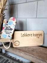 Broodplank Lekkere hapjes + Ovenhandschoen met de tekst `My sister Queen of the kitchen`  / zus / cadeau