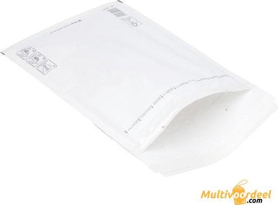 Witte luchtkussenenvelop A4, van kunststof met een opening aan de bovenkant. "Multivoordeel.com" logo rechtsonder.