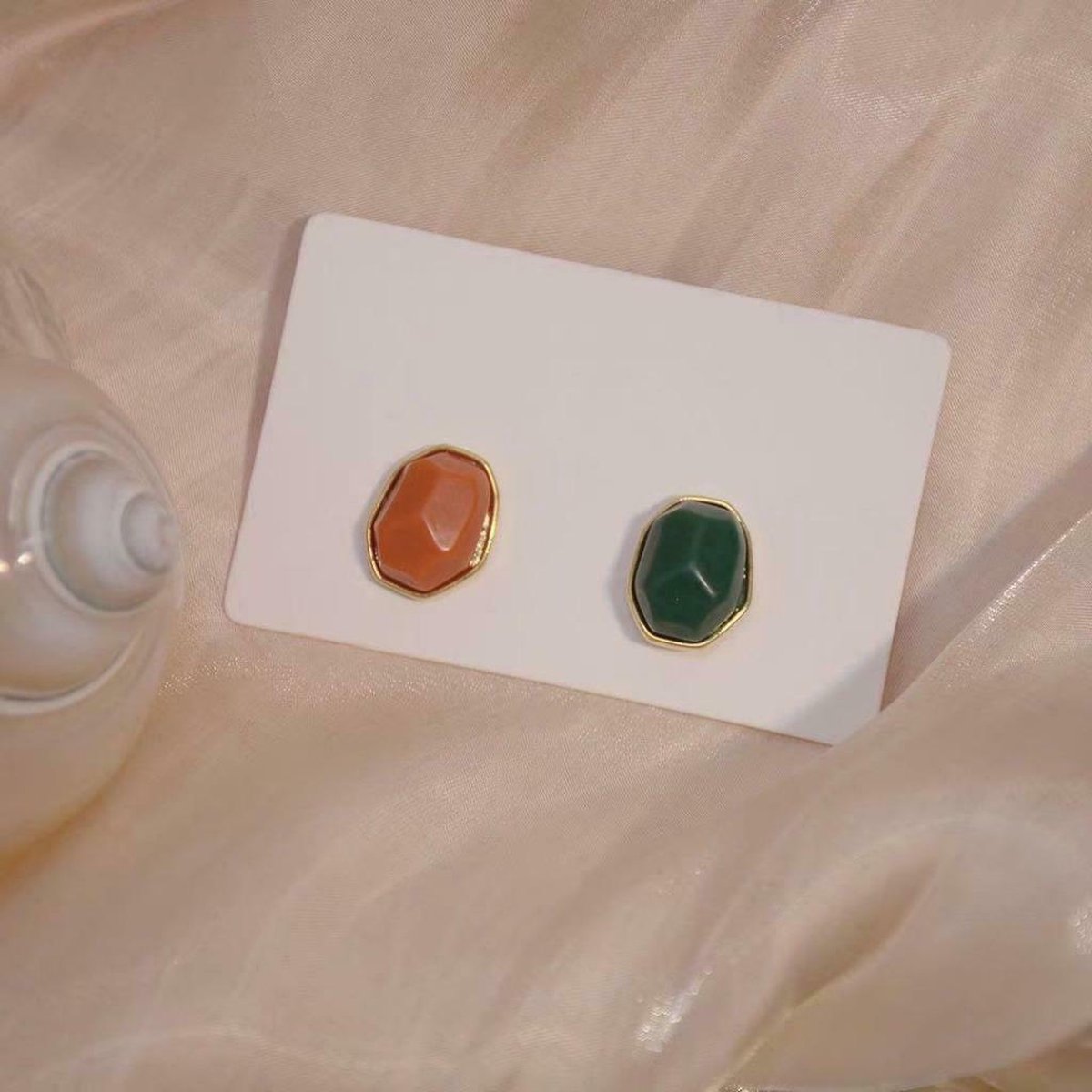 Nixnix - Vintage style oorbellen met stenen vorm