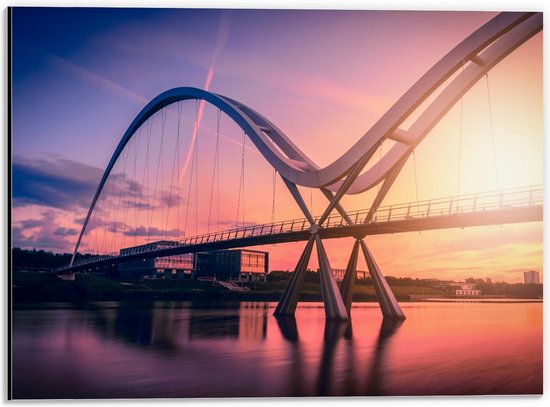 Dibond - Infinity Bridge, Verenigd Koninkrijk - 40x30cm Foto op Aluminium (Met Ophangsysteem)