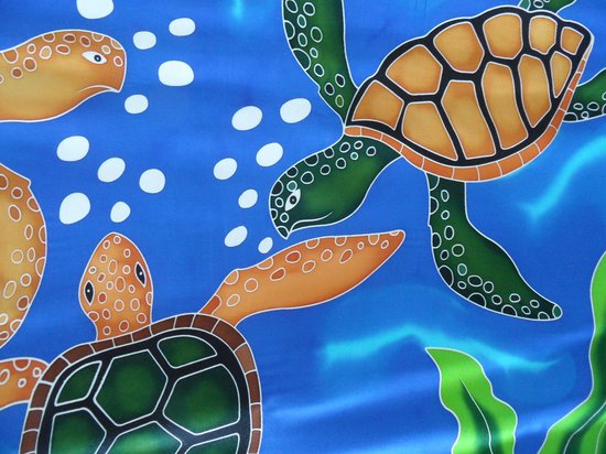 hamamdoek, pareo, sarong, strandkleed handgeschilderd figuren schildpadden patroon lengte 115 cm breedte 165 kleuren zwart wit groen blauw paars beige.