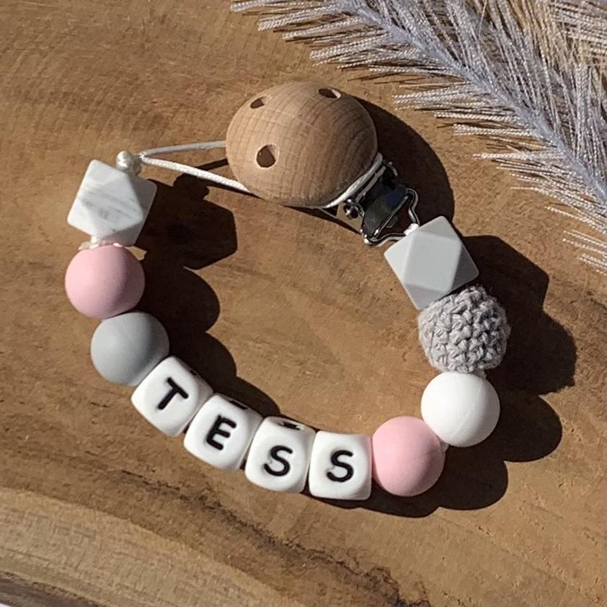 Goedkoopste Speenkoord met naam | Gepersonaliseerd | Licht Roze | Kraamcadeau | Met persoonlijke boodschap | Baby | Speenclip | Speenketting | Bebbes