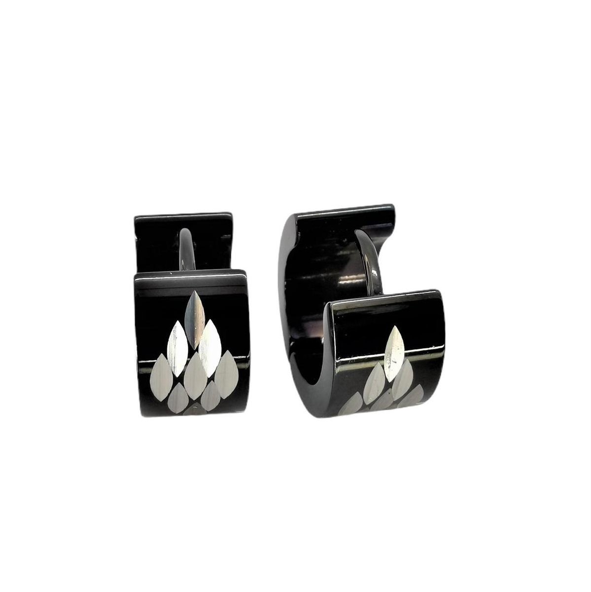 Unisex Chirurgisch staal oorringen brede zwartkleurig met zilver bladen motief.