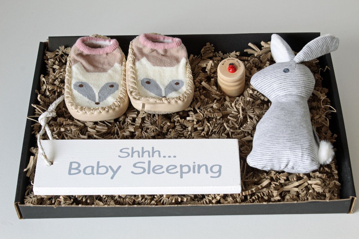 Goedkoopste Brievenbuscadeau konijntje rammelaar, babyslofjes, cadeau baby