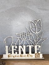 Lente decoratie / Lente ornament van een houten tulp en lammetje geometrisch (in houtkleur) en de tekst LENTE kriebels (sierlijk) / paas decoratie / paasversiering