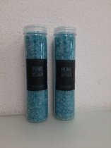 Twee kokers met decoratieve steentjes- Aquablauw
