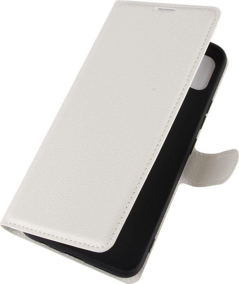 Mobigear Telefoonhoesje geschikt voor Realme C11 (2020) Hoesje | Mobigear Classic Bookcase Portemonnee | Pasjeshouder voor 3 Pasjes | Telefoonhoesje voor Pinpas / OV Kaart / Rijbewijs - Wit