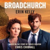 Broadchurch: Erin Kelly, Olivia Colman en David Tennant op een strand met kliffen.